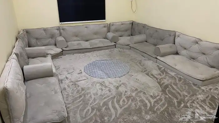مجلس كامل أربعه ب ثلاث نضيف وجديد حدي به 1500 2