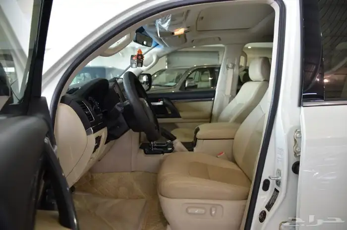 تويوتا لاند كروزر GXR 3 2021 V8 تورنق 4