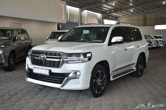 تويوتا لاند كروزر GXR 3 2021 V8 تورنق 0