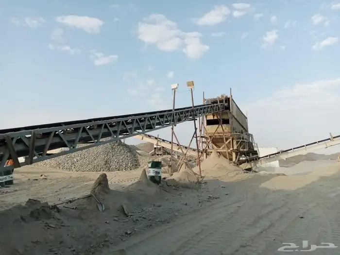 كسارة للبيع بكامل محتوياتها بتصريحها 1