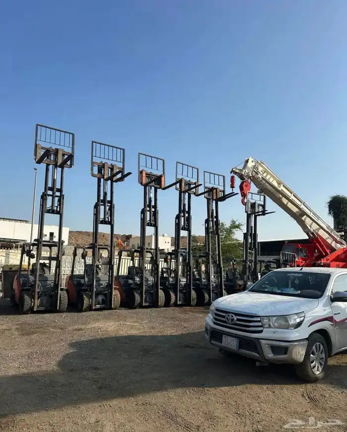 رافعه شوكيه فوركلفت سيزرلفت مان لفت للايجار Forklift 0
