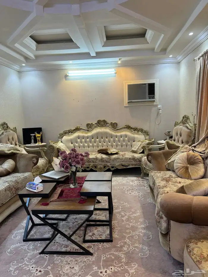 طقم كنب ملكي للبيع 4