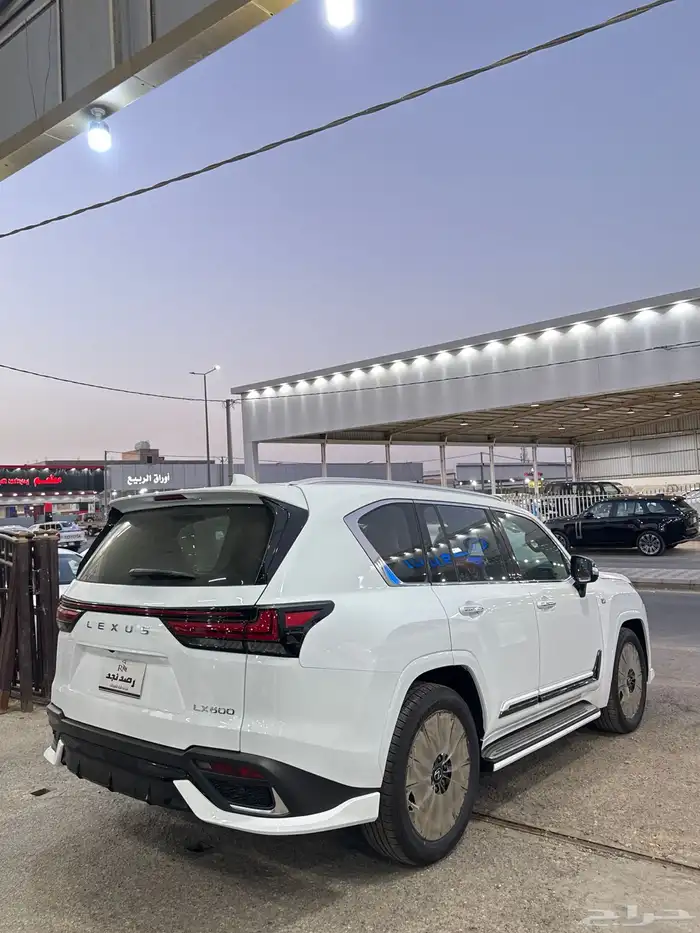 لكزس 2025 عداد جديد LX600 اف سبورت سعودي 8