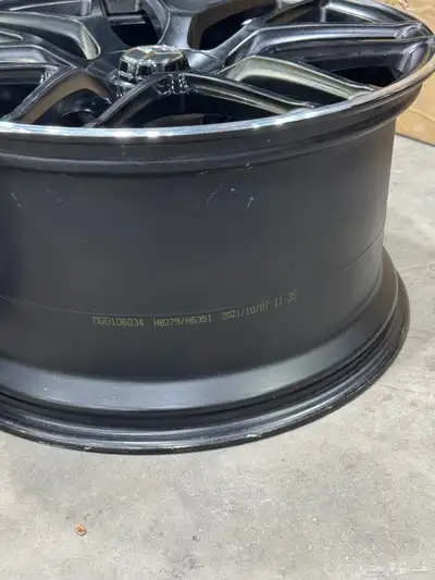 جنوط مرسيدس gle 63s مقاس 22 اصلية وكاله 9