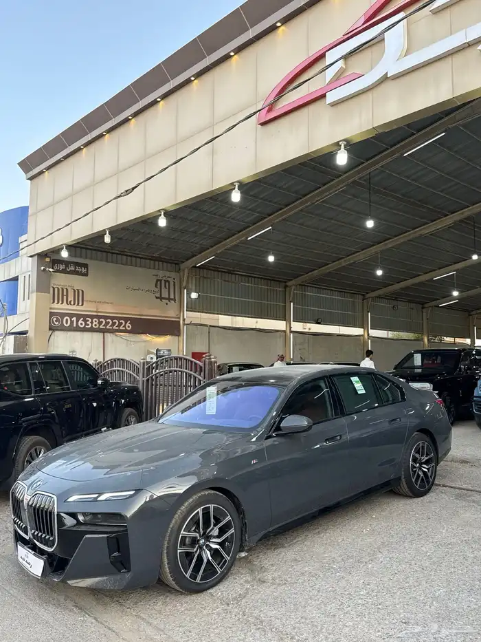 بي ام دبليو 2025 عداد جديد 735 i خليجي 1