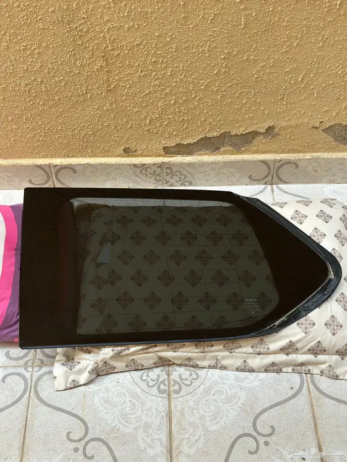 قزاز جيب لكزس وكاله وجدا  نظيف وعليه تضليل من شركه solarpro 8