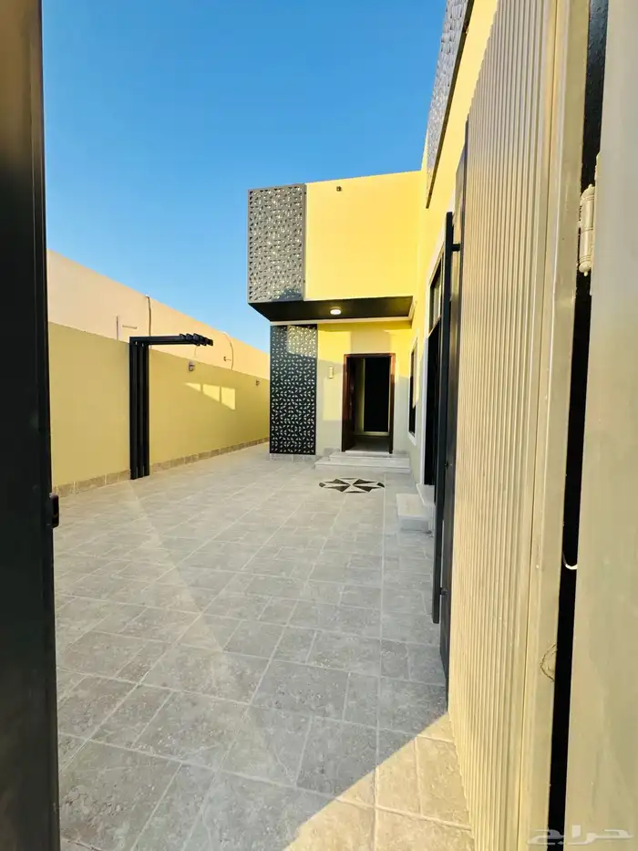 فيلا روف نص ارض حي الصفا بتبوك قريب من جامعة تبوك 3