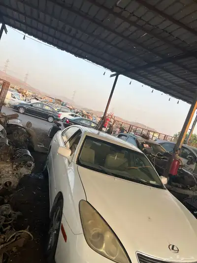 تشليح قطع غيار لكزس Rx350 2012 مصدوم 75