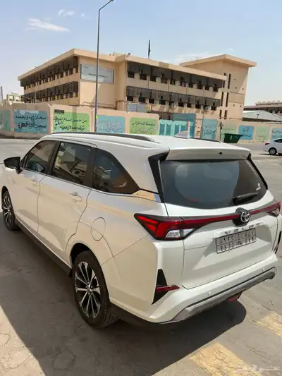 Toyota Veloz 2024  Push to Start  Keyless Entry 4