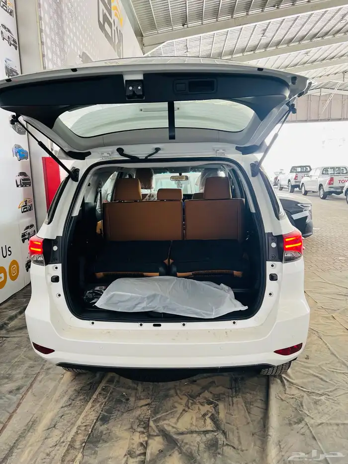 تويوتا فورتشنر VX1 بنزين 2025 6