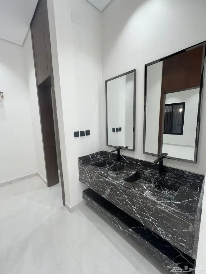 للبيع ارواف ارضيه وارواف علويه بالمحالة ابها دره المحاله 8