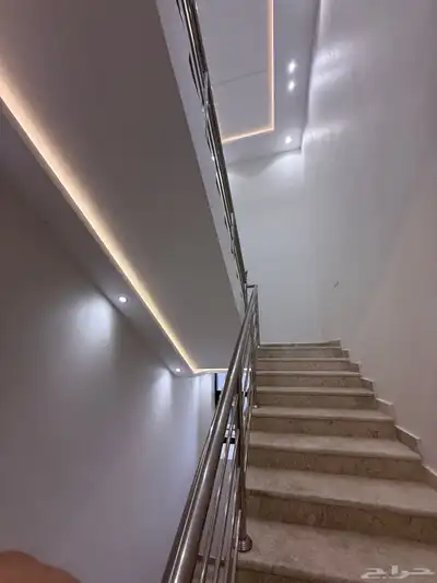 للبيع شقق علويه طريق ابها الخميس حي الضيافه بسعر 550 الف 2