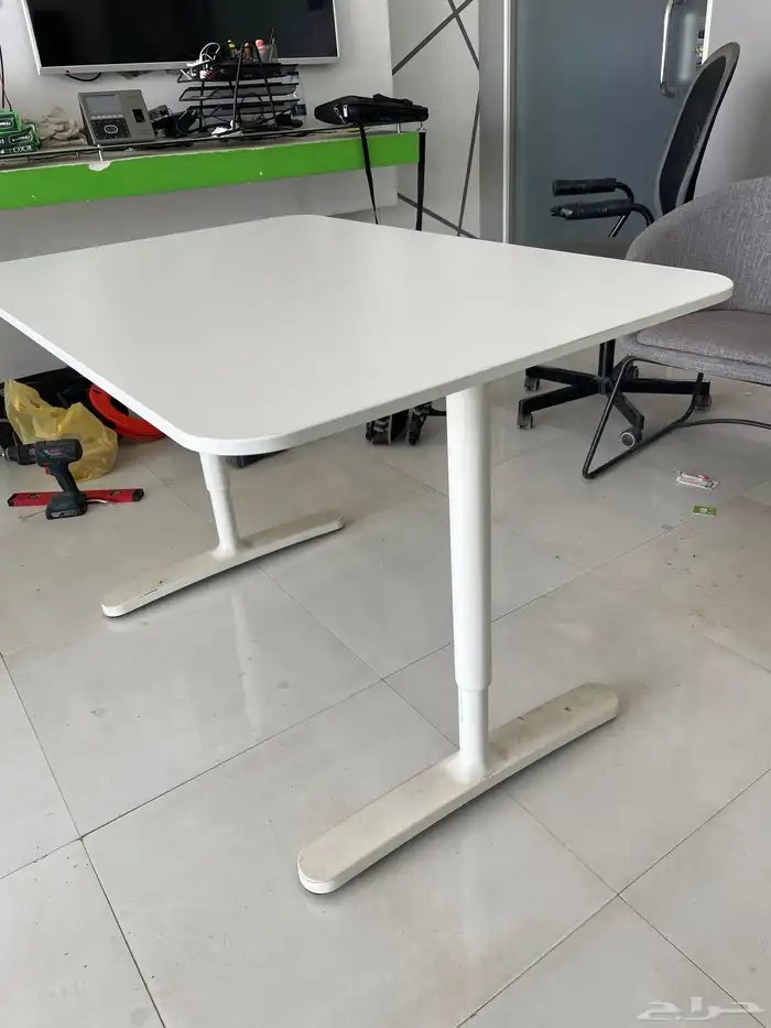 مكتب ووحدة ادراج وكراسي متحركه وثابته 0