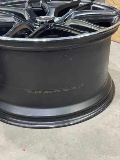 جنوط مرسيدس gle 63s مقاس 22 اصلية وكاله 10