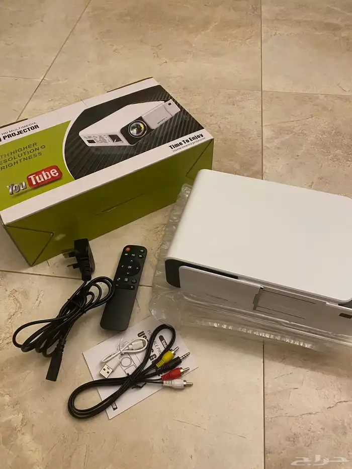 للبيع بروجكتر منزلي شبه جديد   يوتيوب   HDMI 1