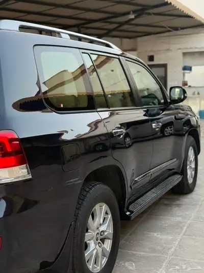 لاندكروزر gxr3 الموديل 2016 V8 3