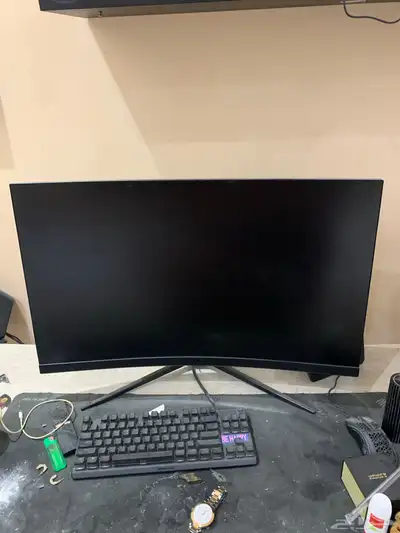 شاشة قيمنق منحنيه 32 4