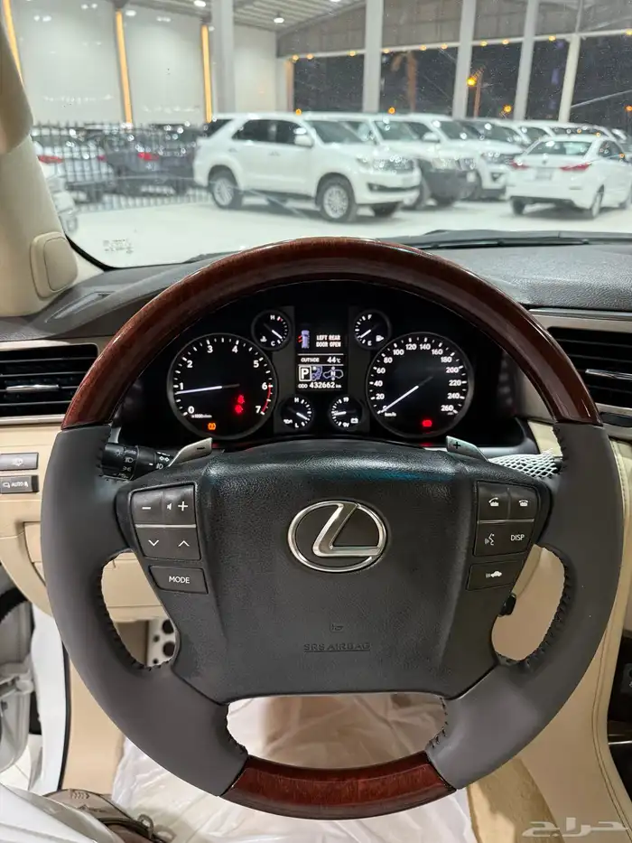 لكزس LX.570.DD.2014 سعودي 10