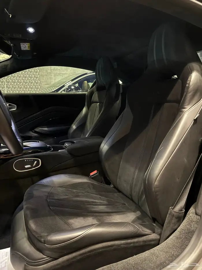 Aston martin Vantage 2020 13