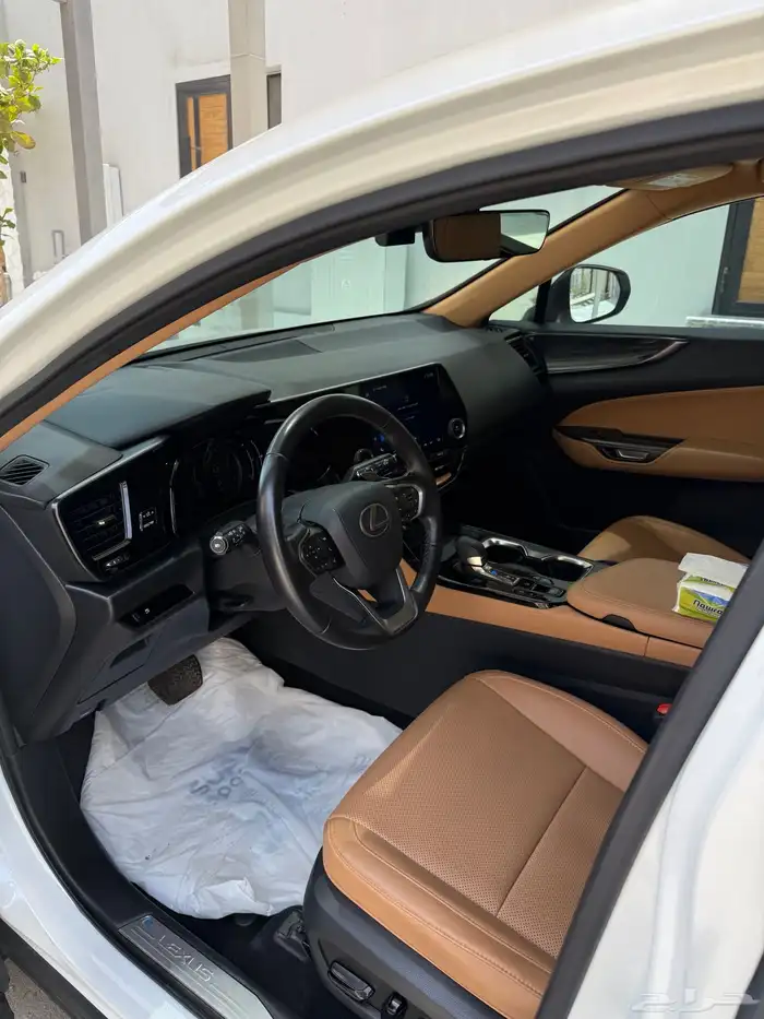 لكزس NX 350 للبيع 16