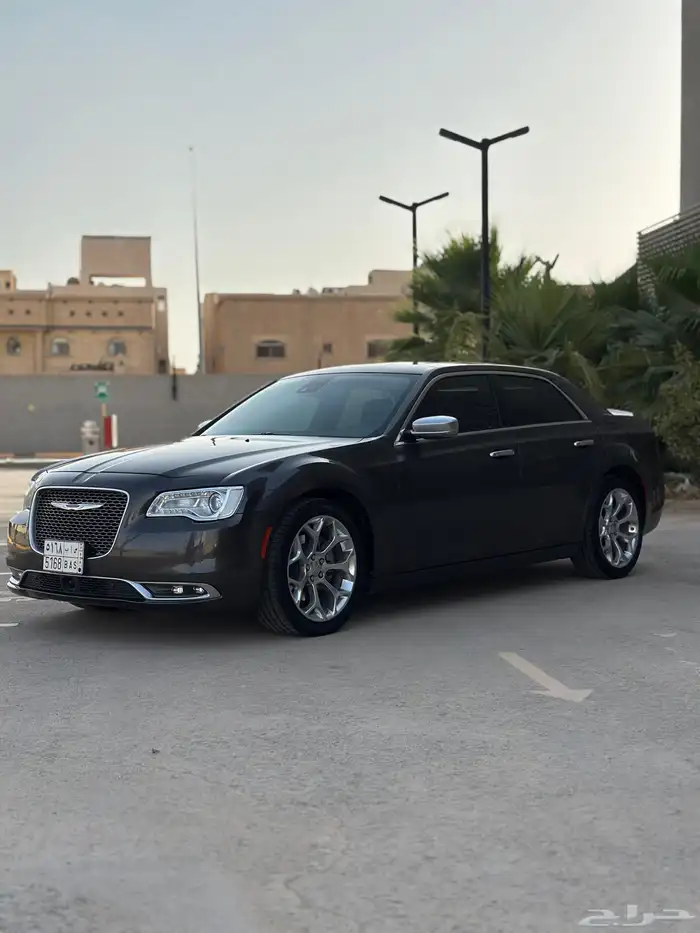 كرايسلر اكزكتيف اعلى فئه V8 مديل 2023 7