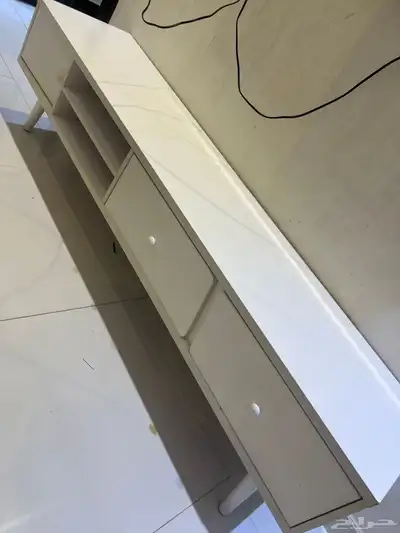 سرير وطاوله تلفزيون 3