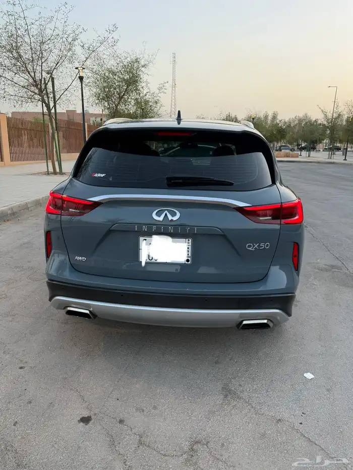 السيارة نيسان انفينتي فل كامل موديل 2022 QX50 4
