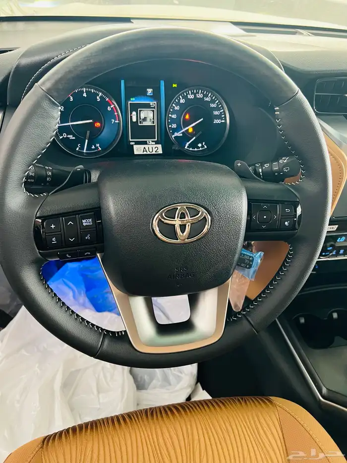 تويوتا فورتشنر VX1 بنزين 2025 11