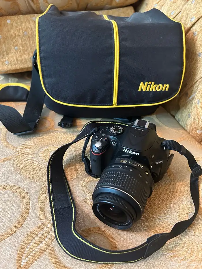 للبيع كاميرا نيكون d5200 3