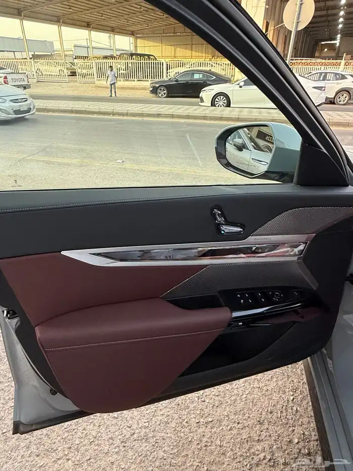 بي ام دبليو 2025 عداد جديد 735 وارد خليجي 11