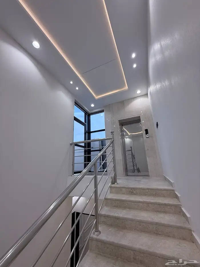 للبيع شقق علويه طريق ابها الخميس حي الضيافه بسعر 550 الف 1
