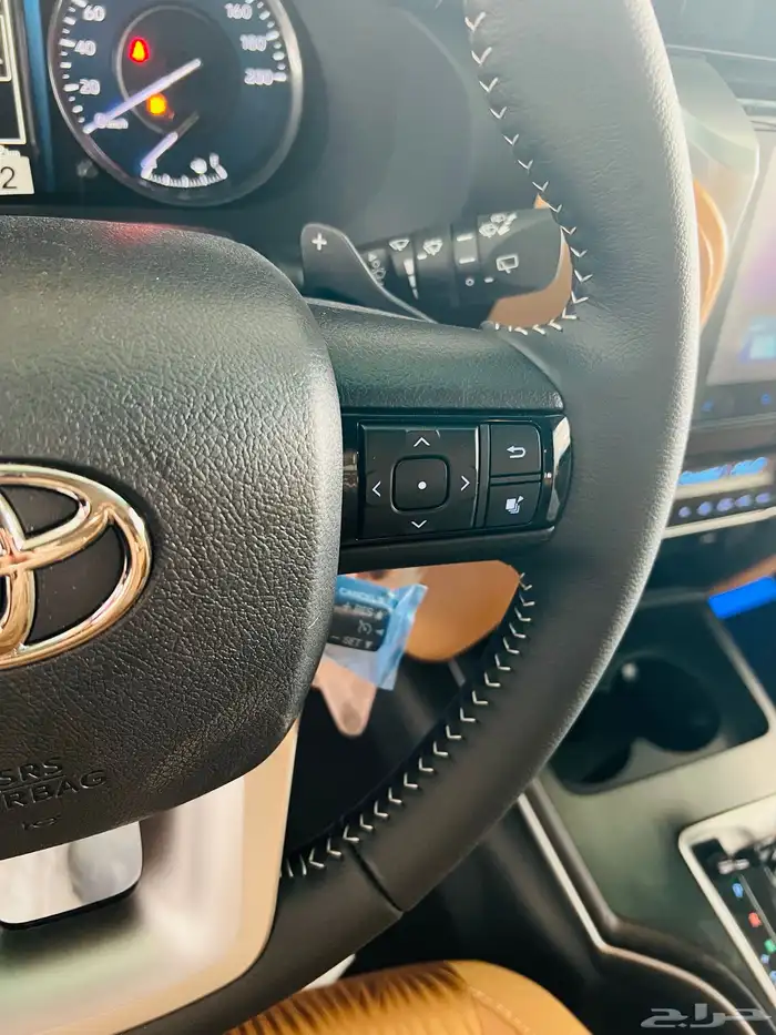 تويوتا فورتشنر VX1 بنزين 2025 9