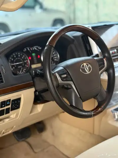 لاندكروزر gxr3 الموديل 2016 V8 21