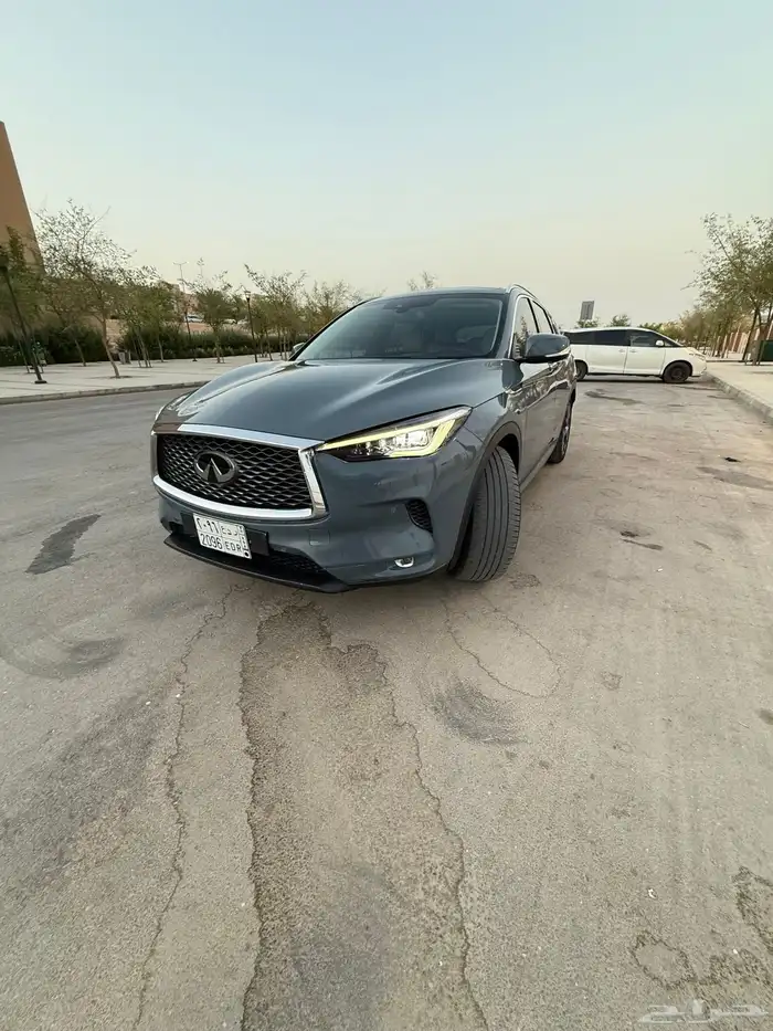 السيارة نيسان انفينتي فل كامل موديل 2022 QX50 23