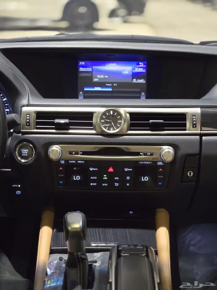 لكزس GS300 موديل 2018 بحاله الوكاله مخزن 14