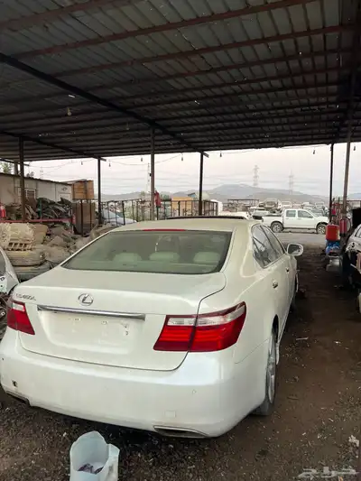 تشليح قطع غيار لكزس Rx350 2012 مصدوم 33