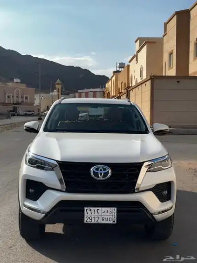 للبيع فورشنر 2021سعودي 6 سرندل بحالة الوكالة 0