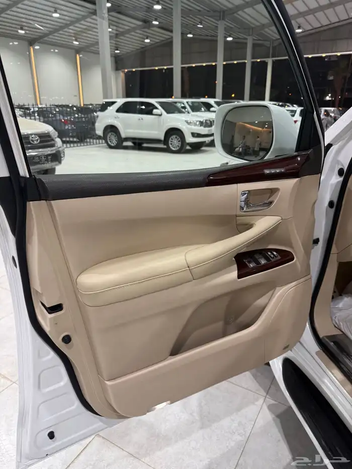 لكزس LX.570.DD.2014 سعودي 8