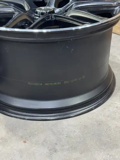 جنوط مرسيدس gle 63s مقاس 22 اصلية وكاله 7