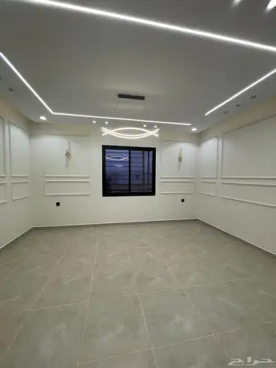للبيع شقق علويه بسعر 530 الف بسطح خاص ومصعد شغال حى الضيافه 11