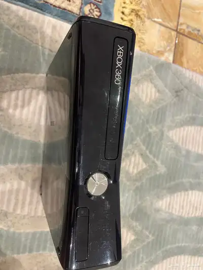 جهاز Xbox 360 شغال نظيف ومعه سيدي اقبل البدل سوني ثري فات 7