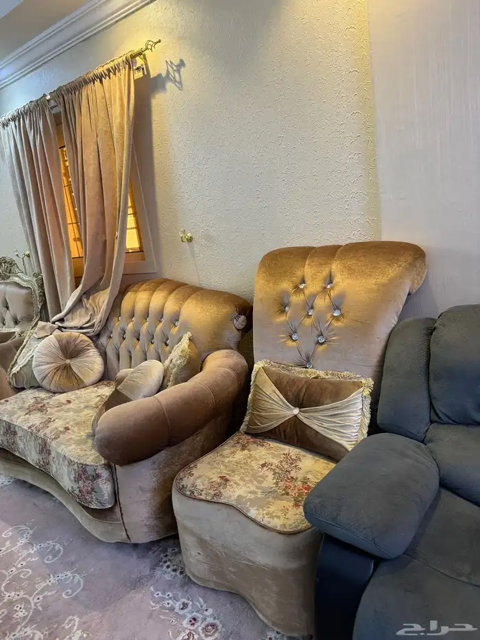 طقم كنب ملكي للبيع 0