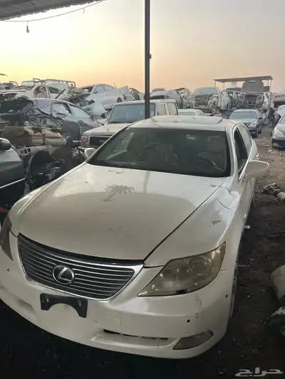 تشليح قطع غيار لكزس Rx350 2012 مصدوم 36