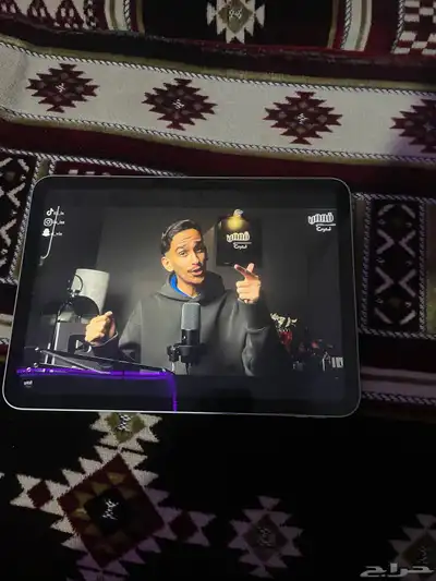 يوجدايباد 10اللون فضي  وجيجا64 0