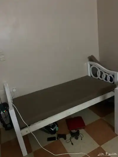 ثلاثه كراسي نظيفه معا لفرش 1
