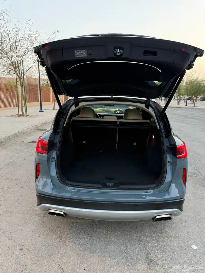 السيارة نيسان انفينتي فل كامل موديل 2022 QX50 8