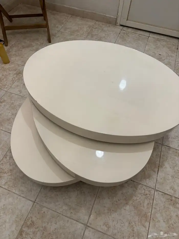 طاوله للبيع طبقات 3