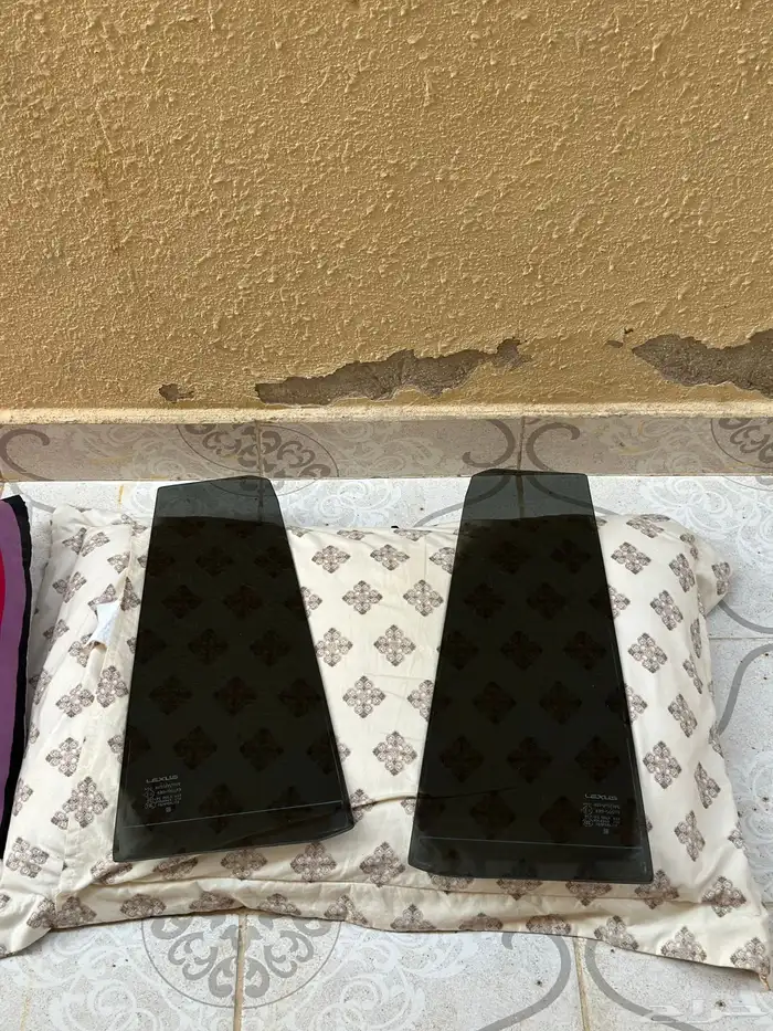 قزاز جيب لكزس وكاله وجدا  نظيف وعليه تضليل من شركه solarpro 10