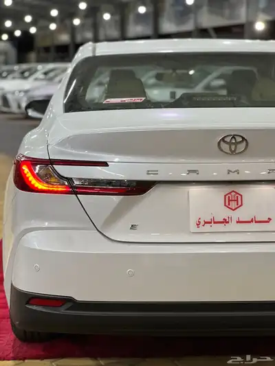 تويوتا  كامري E استاندر بنزين 2025 جديد 118.450شامل الضريبة 6