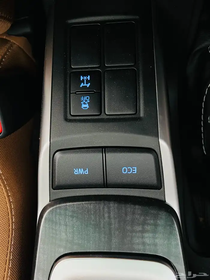 تويوتا فورتشنر VX1 بنزين 2025 23